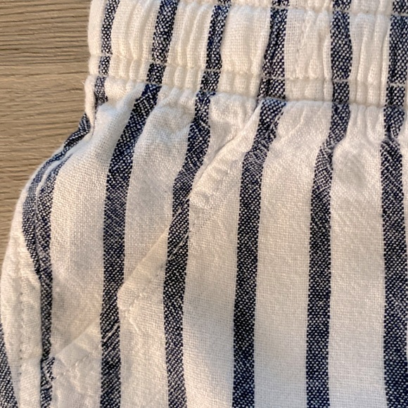 Old Navy | Linen Shorts - Picture 5 of 6